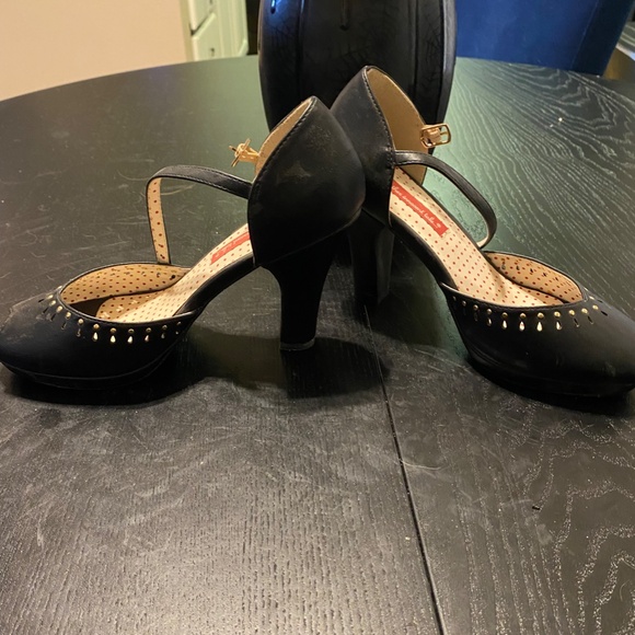 BAIT Footwear Heels - 7.5 - Picture 2 of 5